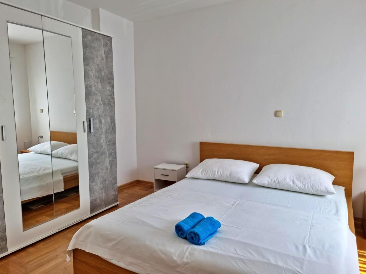 Apartments Stare Duce 6 Omis Bagian luar foto