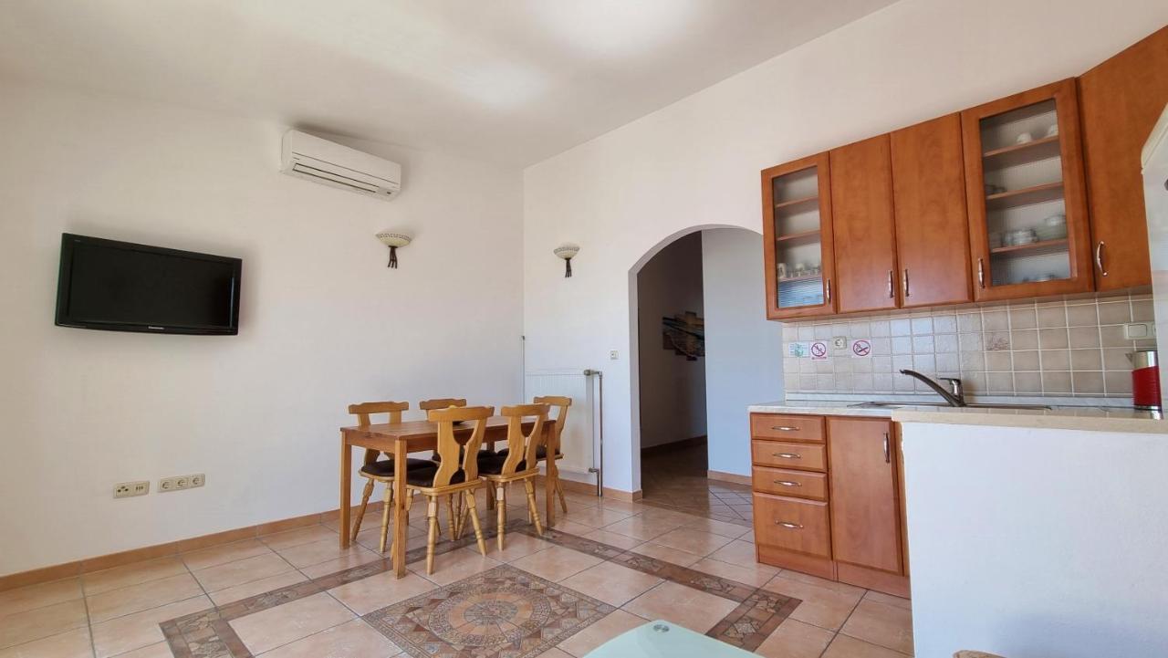 Apartments Stare Duce 6 Omis Bagian luar foto